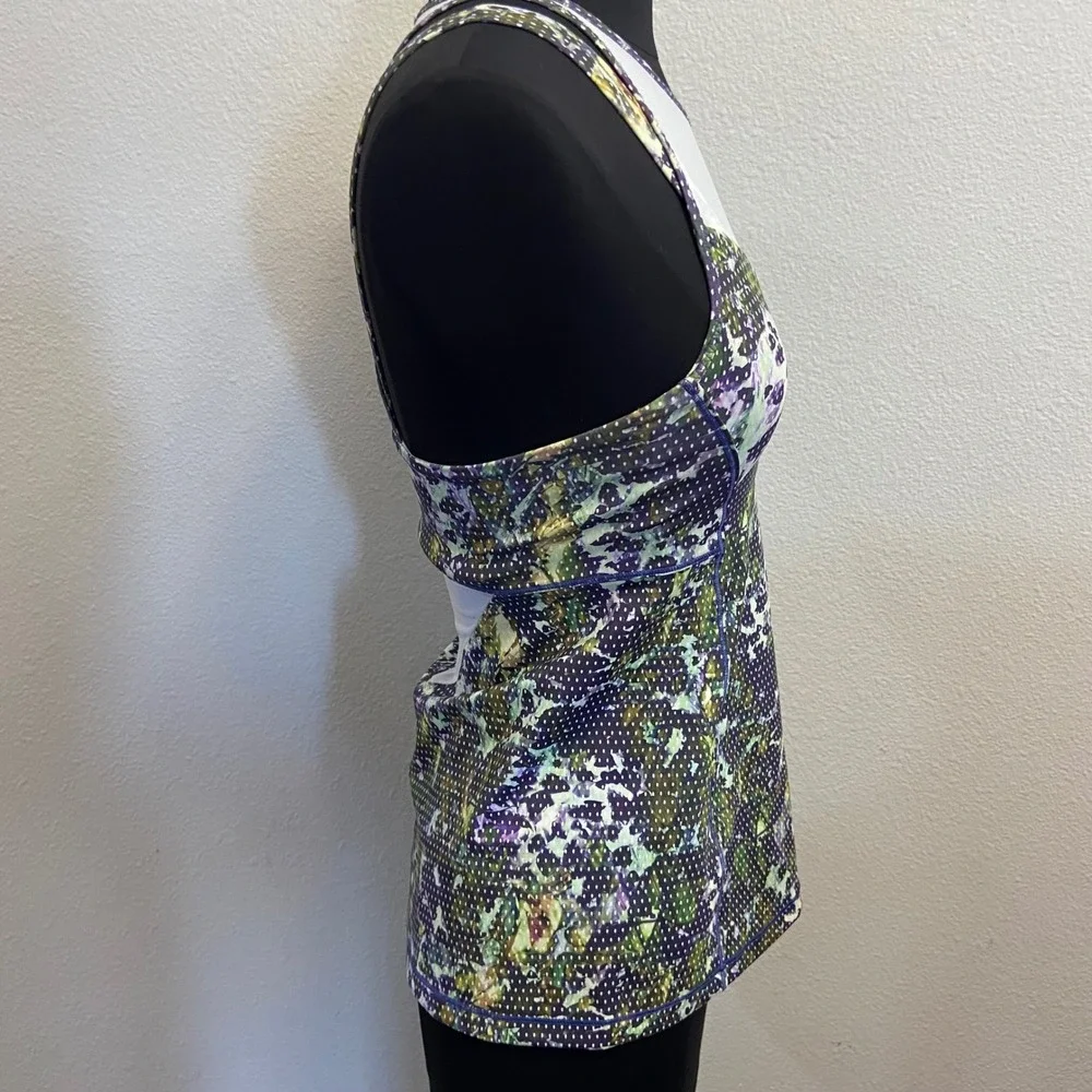 Lululemon Athletica Workout Tank Top Size 4 Geometric Print‎ Mesh Built in Bra